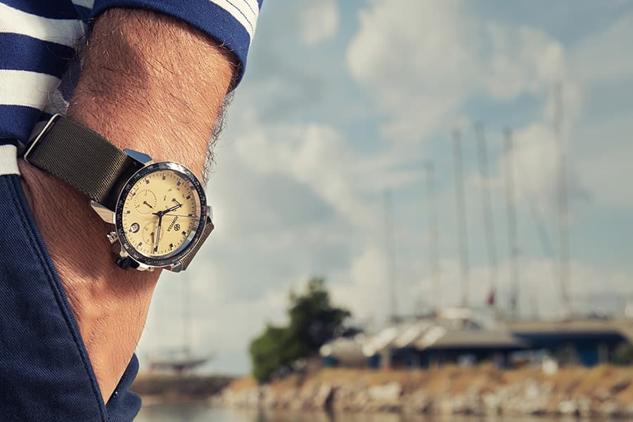 Swiss Watches for Men by Jowissa. Here you see the LeWy 9 Chronograph with Tachymeter and olive NATO Strap. All Swiss Made. 900x600px