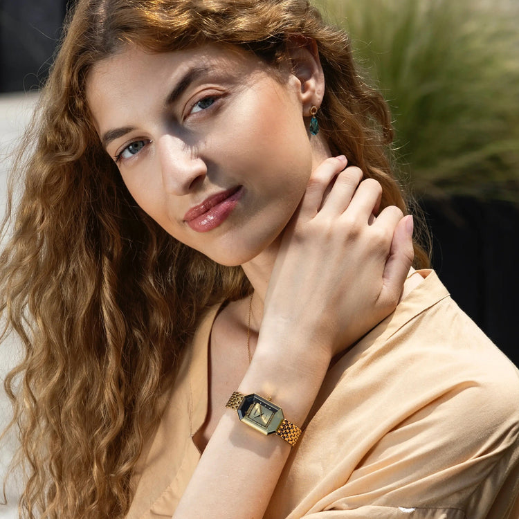 Add a Glitter to Your Personality with Our Gold Watches for Women