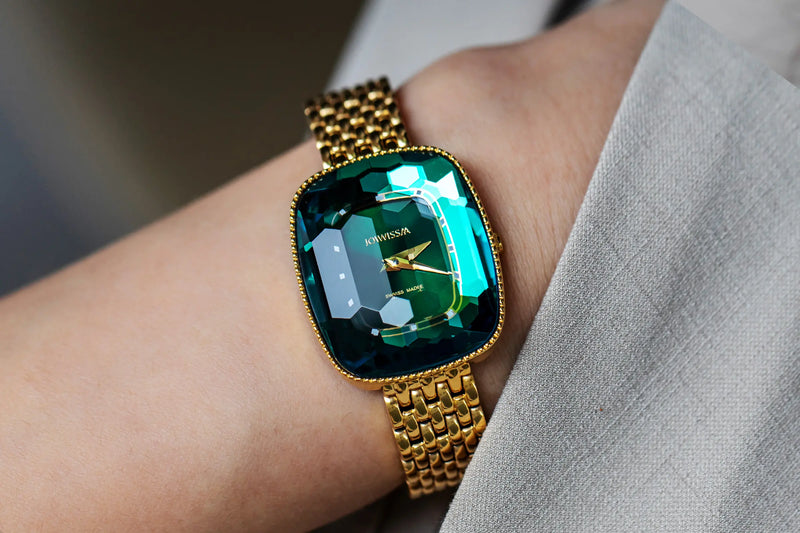 Jowissa Facet Bee: Green and Gold Women's Watch with Honeycomb Glass Cut and Milanese Bracelet.