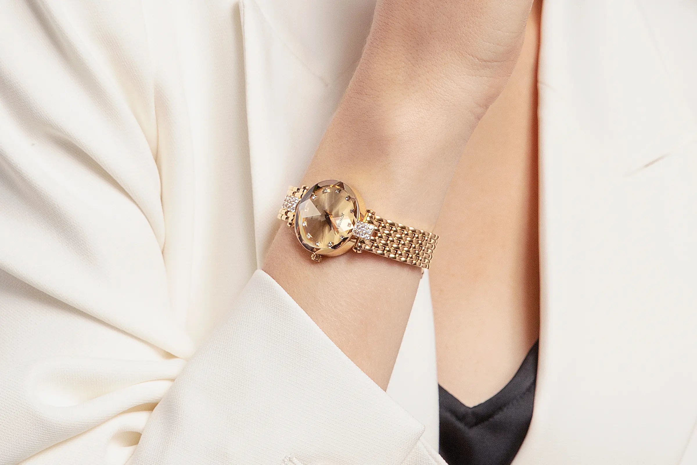 Rose Gold Watches for Women: Jowissa Facet with White Dial and Luxury Mesh Bracelet.