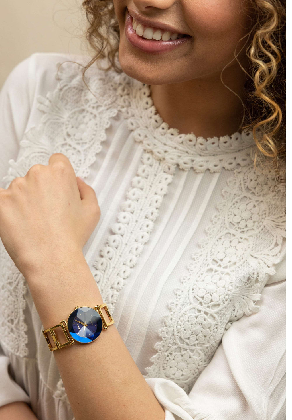 The special Jowissa facet swiss made ladies watch with the blue dial and a special cut combined to a fashion gold strip.