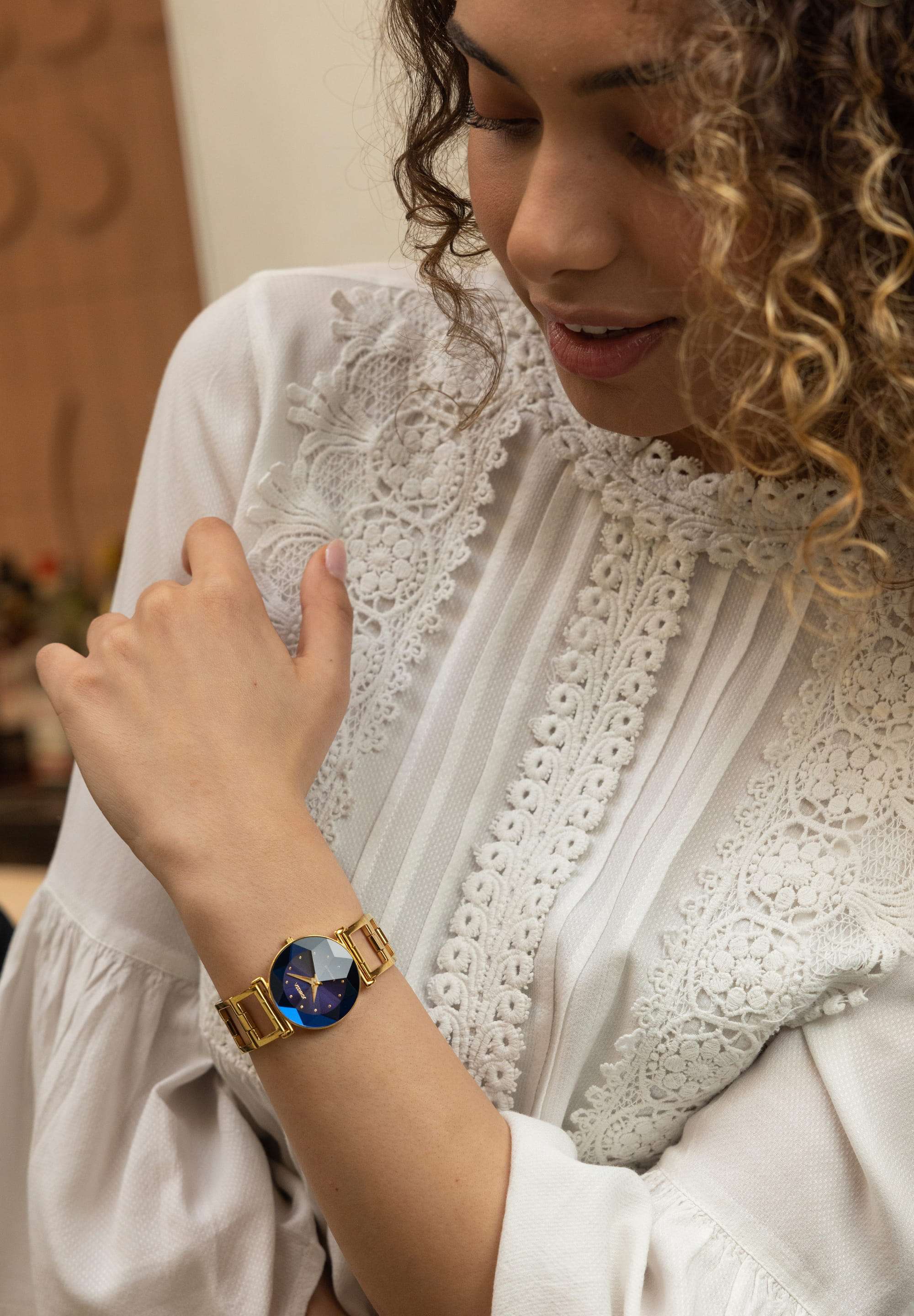 The special Jowissa facet swiss made ladies watch with the blue dial and a special cut combined to a fashion gold strip.