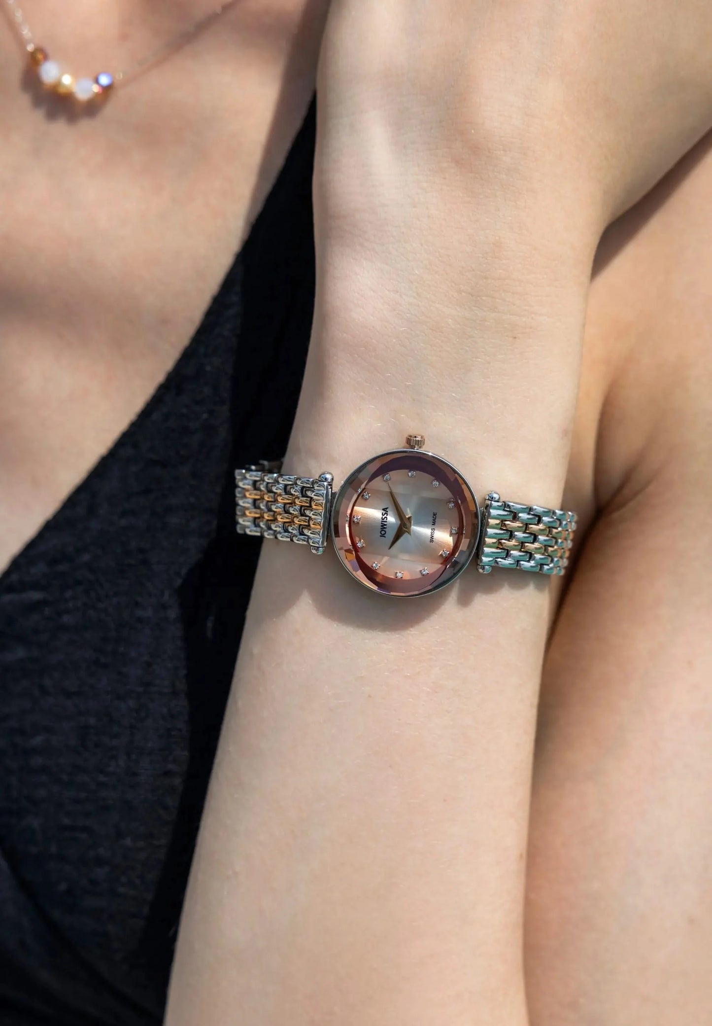 Stylish Jowissa ladies watch Crystal Essence in stainless steel, bicolor bracelet and a silver to rose gold degradé dial. It has a facetted glass and is Swiss Made.