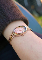 Luxurious but affordable Swiss Made ladies watch with an oval case shape and a facetted glas for small wrists.