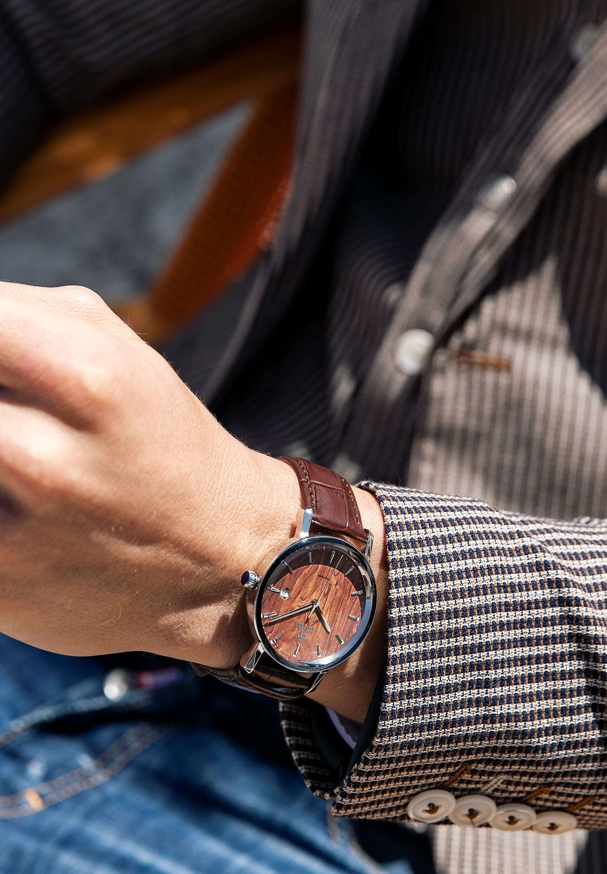 natural colored swiss made men watch. Classic and fashionable. A watch for every day.