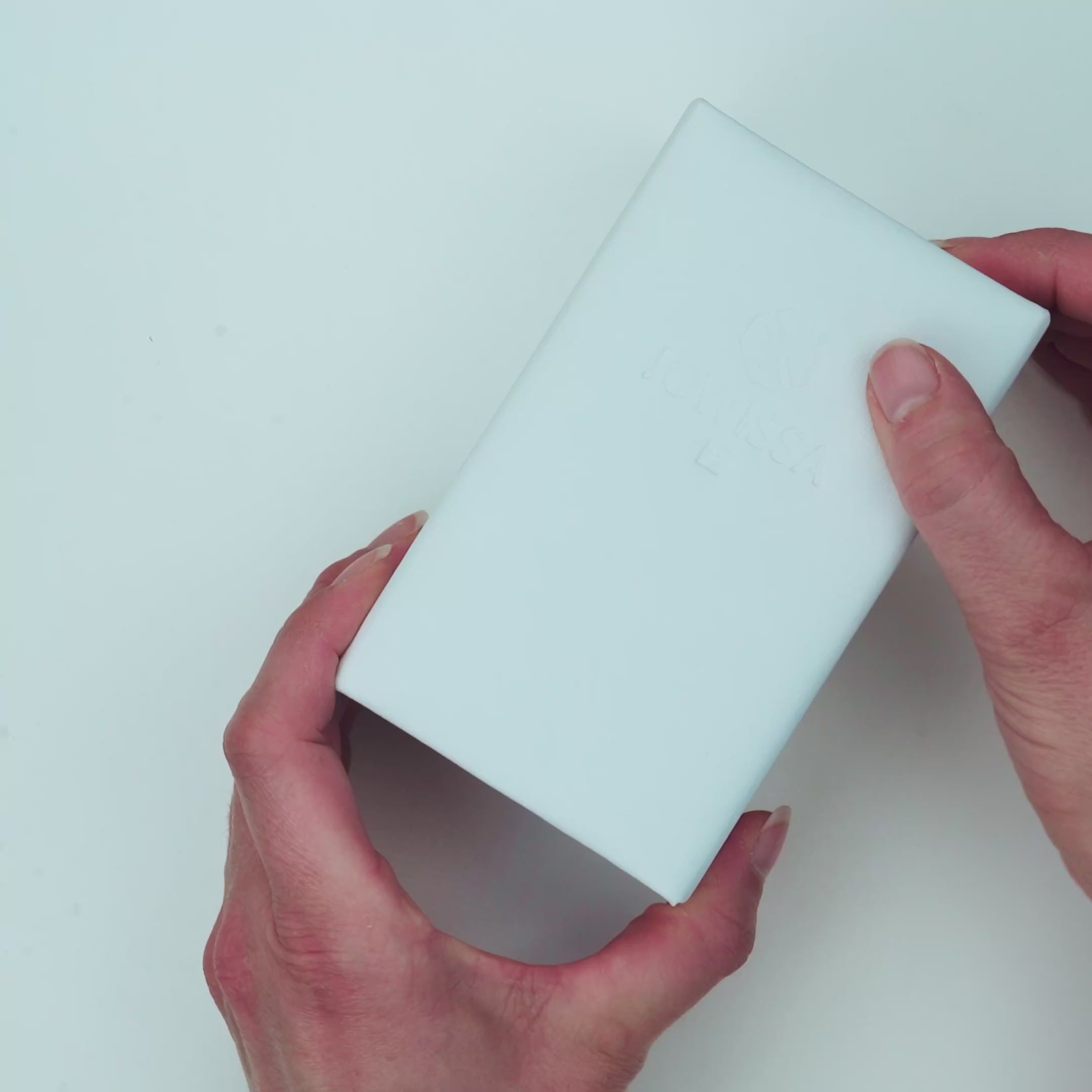 Facet Strass Montre Femme Suisse J5.776.M