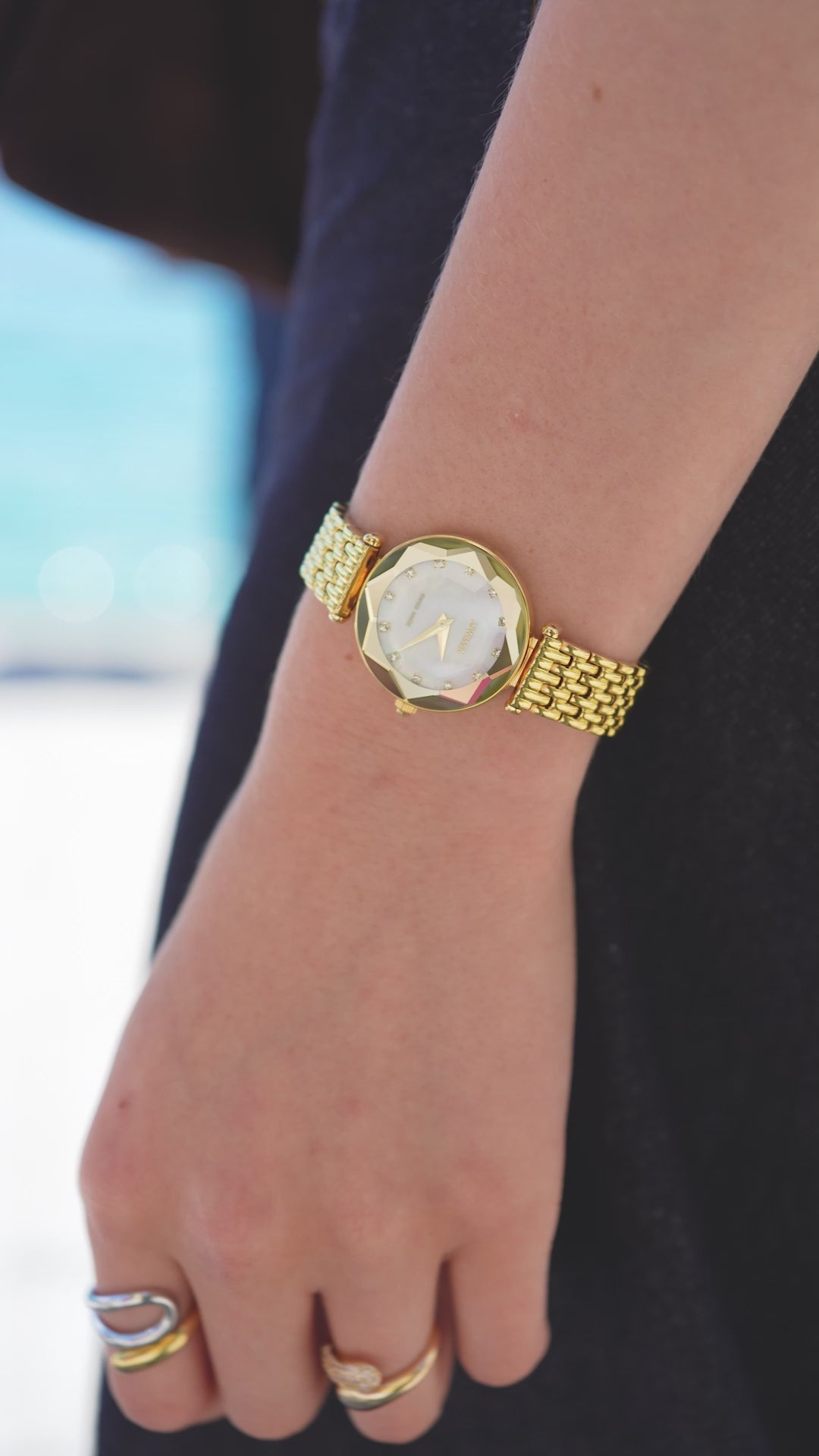 Crystal Radiance Swiss Womens Watch J5.864.S