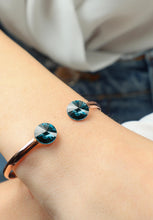 Load image into Gallery viewer, Facet Pyramid Bracelet JS.0070.L

